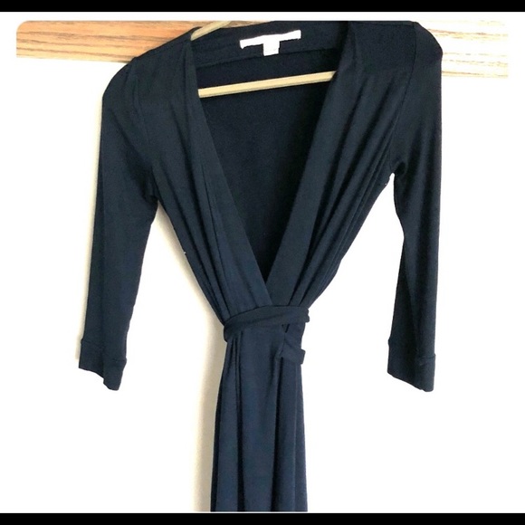 Diane Von Furstenberg Dresses & Skirts - Navy Diane Von Furstenberg Classic Wrap Dress Diane Von Furstenberg Dresses & Skirts - Navy Diane Von Furstenberg Classic Wrap Dress